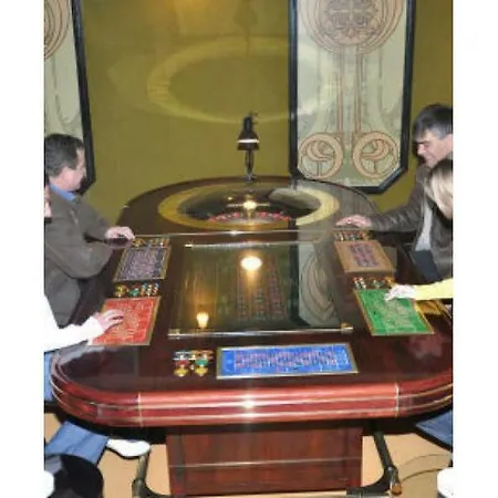 호텔 Hotel Smolyan 3*
